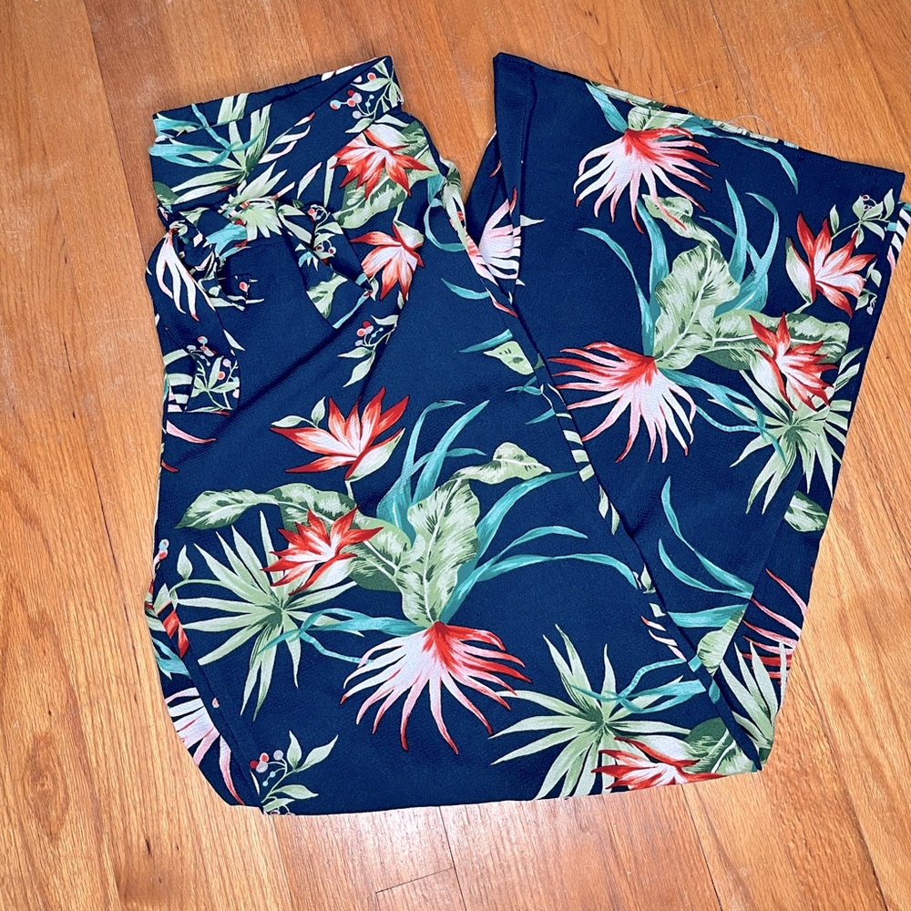 Fashion Nova size XL pant